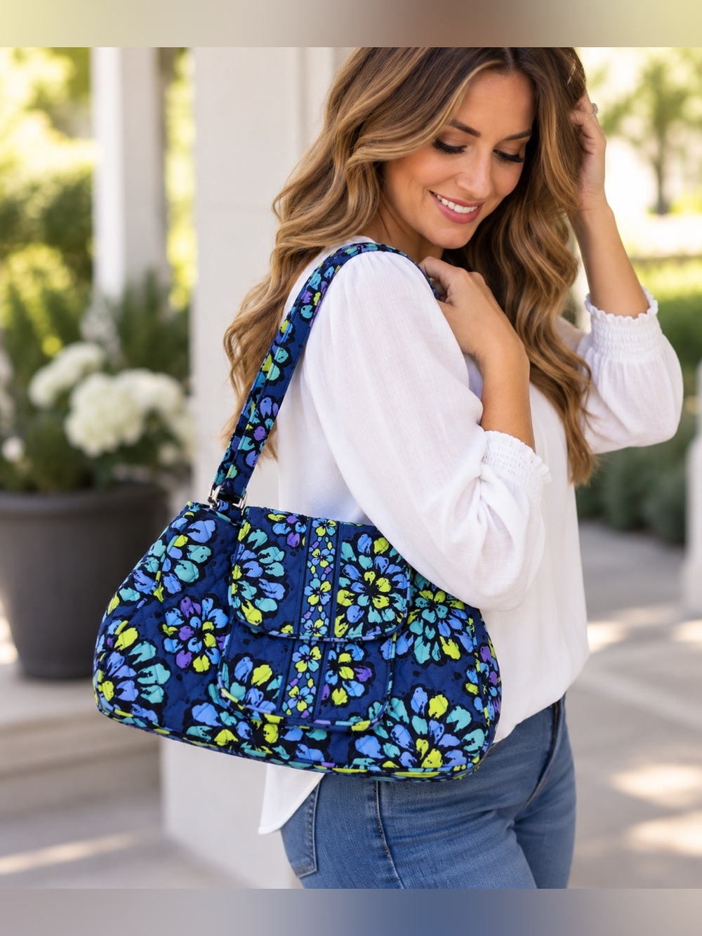 Vera Bradley Eloise Handbag Indigo Pop Retired Floral Quilted Kiss Lock Bag